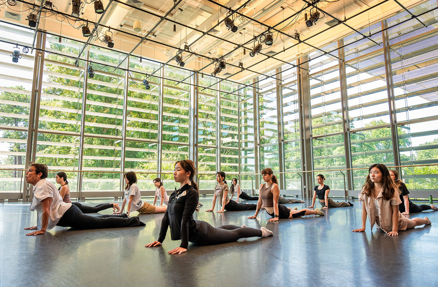 Professor Nina Wheeler’s Jazz Dance 1 class in the Rubenstein Arts Center.