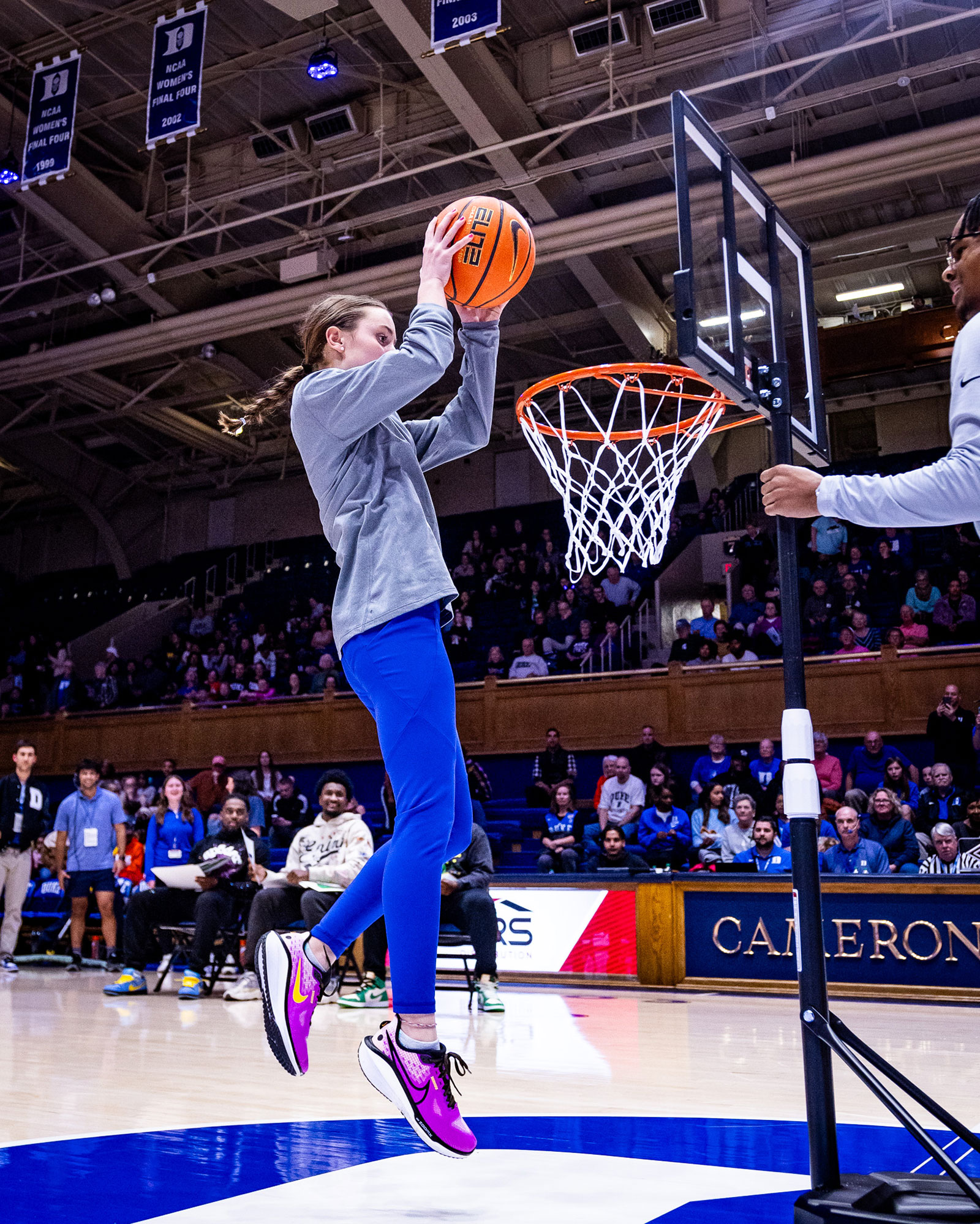 mini-dunk contest
