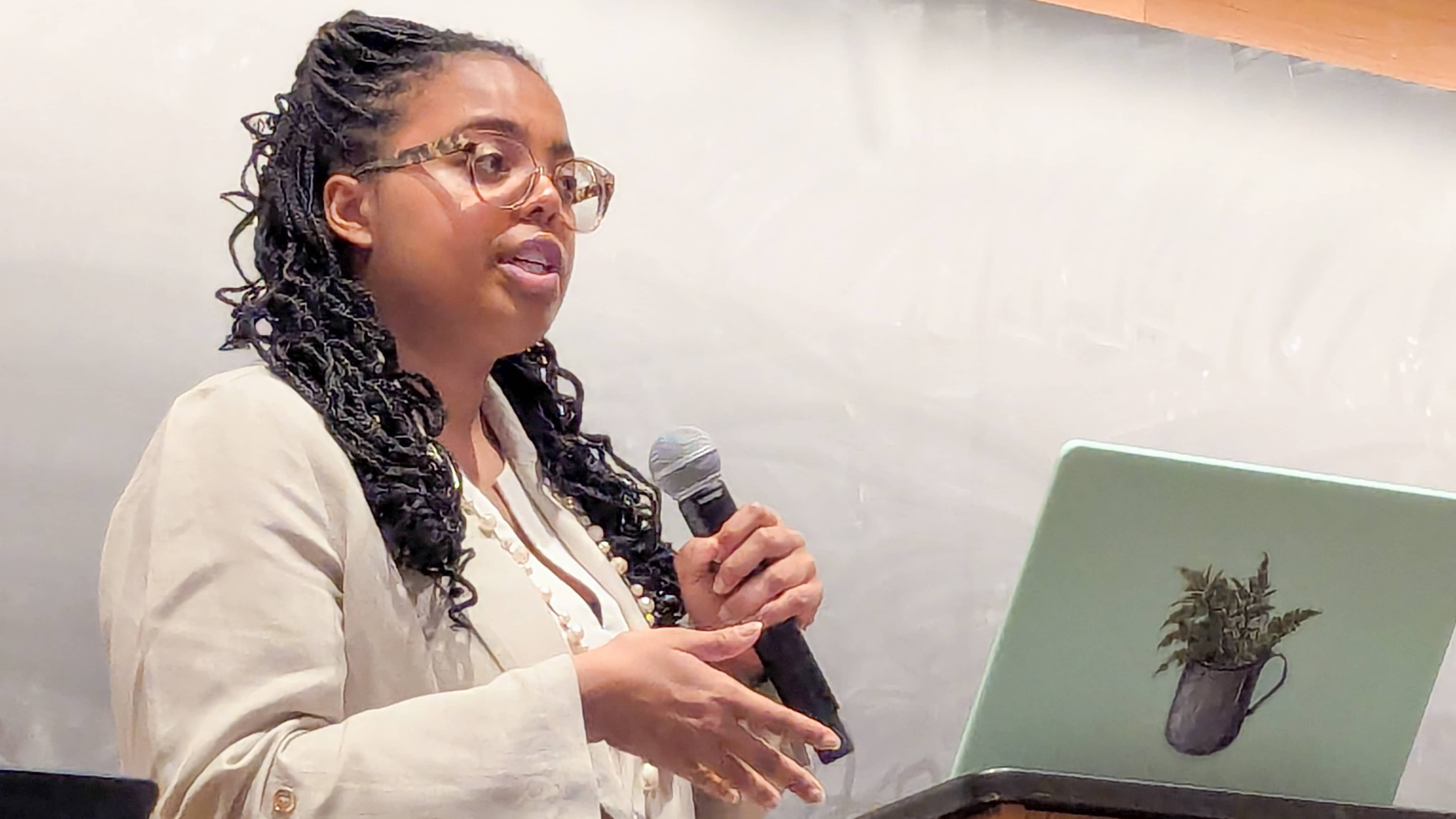 Keynote speaker Cameron Oglesby: ”If the problem is inherently a human one, then the solutions must also be.”