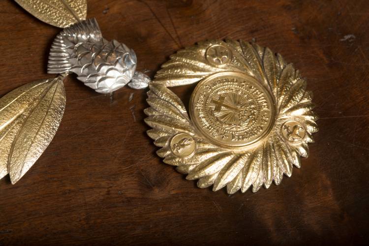 The front medallion of the chain of office. Photo by Jared Lazarus/Duke Photography
