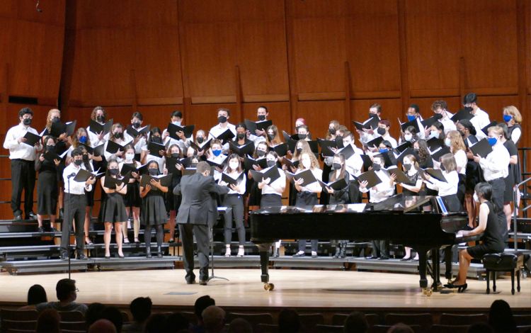 Rodney Wynkoop directs the Duke Chorale at September's Faculty/Student Gala. Photo courtesy of Duke Department of Music.