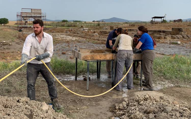 The Vulci 3000 project gives students valuable experience working on an archaeological site. Photo courtesy of Maurizio Forte.