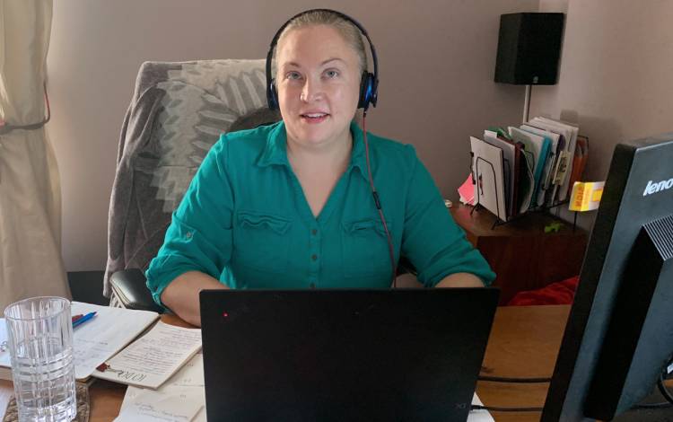 Hilary Bouton-Verville working at home.