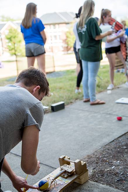 Students take on the 'Fall Fling' challenge. Photo by Pilar Timpane/Duke I&E