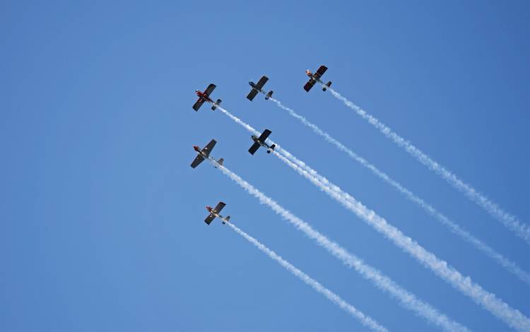 The Bandit Flight Team, a formation flying team, flies over Duke Raleigh Hospital as part of its “Frontline Flyover” on May 14 to honor health care workers in North Carolina.