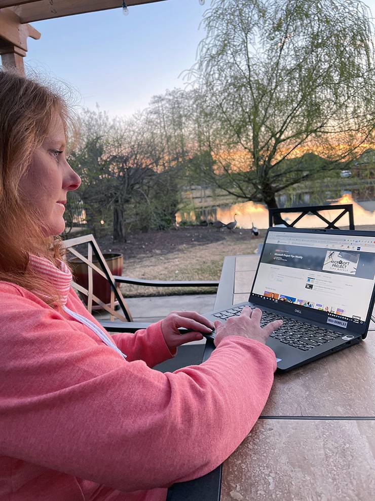 Tecca Wright takes the Microsoft Project Weekly Tips course on LinkedIn Learning from her backyard patio. Photo courtesy of Tecca Wright.