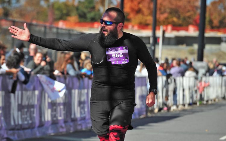 Lee Walls running