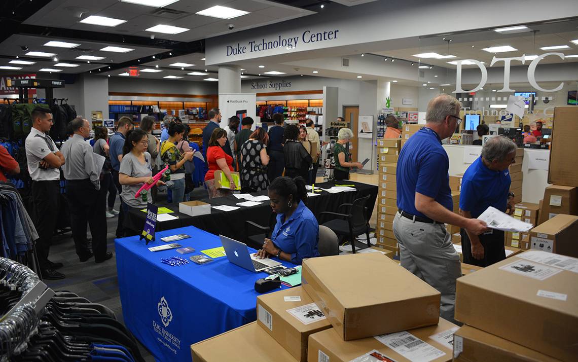 Duke employees line up to purchase Apple products at one of 2017's Faculty and Staff Appreciation Sales at Duke University Stores. Photo by Stephen Schramm.