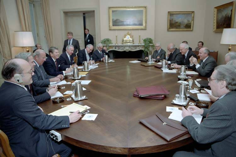 Jack Matlock, left, joined President Ronald Reagan and Soviet Premier Mikhail Gorbachev at the historic 1985 summit. Photo via Wikimedia Commons.