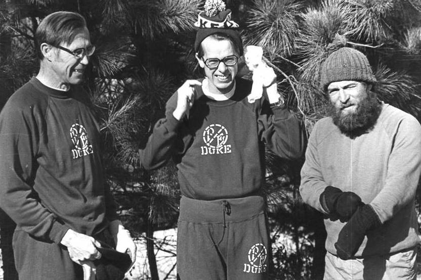 Seth Warner, in the middle with with the Duke hat, prepares for a run with faculty colleagues Orrin Pilkey and Henry Fairbank.