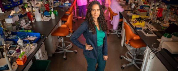 Tatiana Segura in the lab