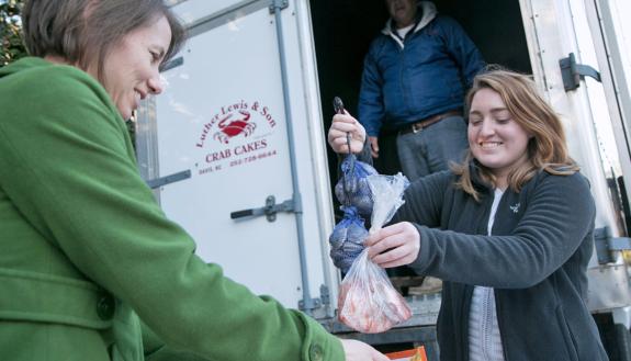 Walking Fish provides fresh seafood to its members during its weekly stop at the Sarah P. Duke Gardens. Photo courtesy of University Communications.