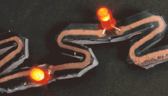 A new conductive “felt” carries electricity even when twisted, bent and stretched. Credit: Matthew Catenacci