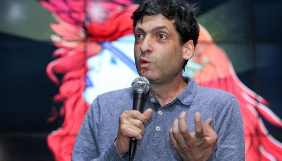 The Pocket Ariely app offers both advice on navigating life's challenges and allows users to engage in research.