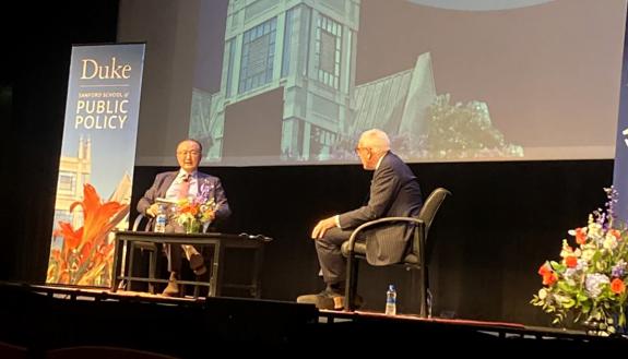  Former World Bank president Jim Yong Kim and Duke alumnus and donor David Rubenstein